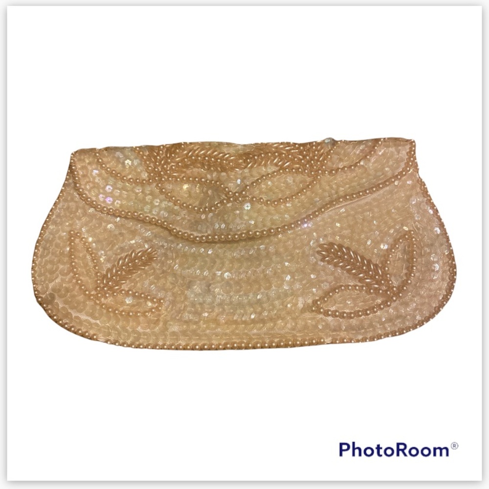 Elegant sequenced evening clutch